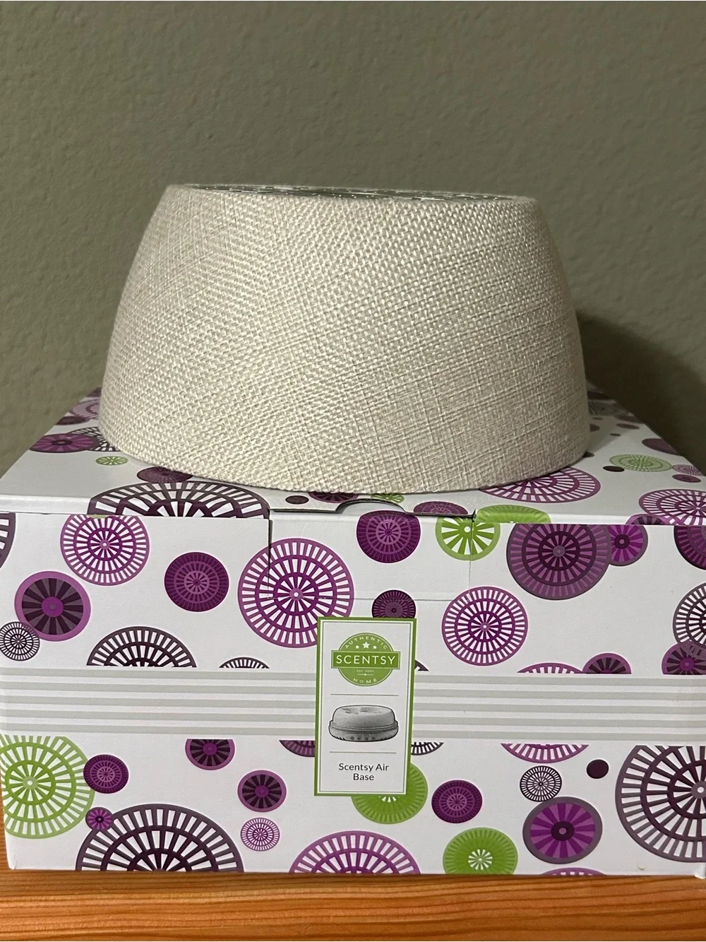 NWT Scentsy Air quad Aromatherapy Diffuser with 4 pod twin packs